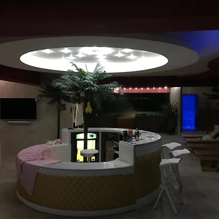 Cabana & Relax Bar Hotel