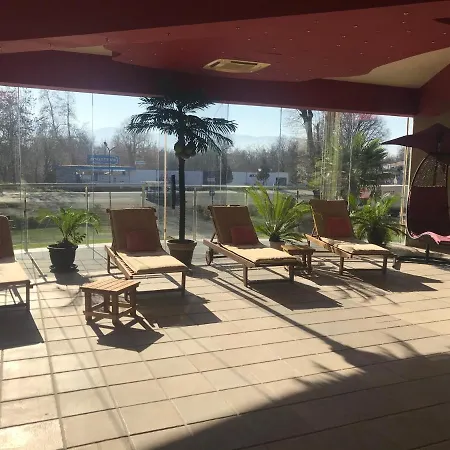 Cabana & Relax Bar