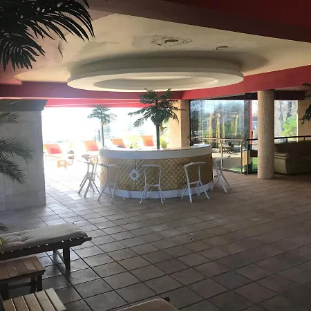Cabana & Relax Bar